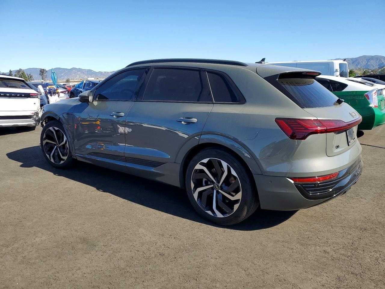 2024 Audi Q8 E-Tron Premium Plus - Фото 2
