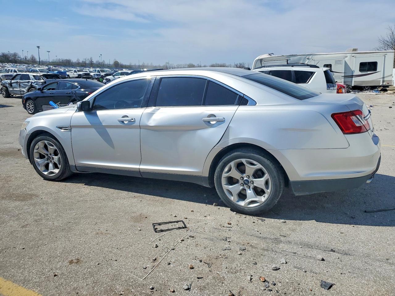 2010 Ford Taurus Sel - Фото 2