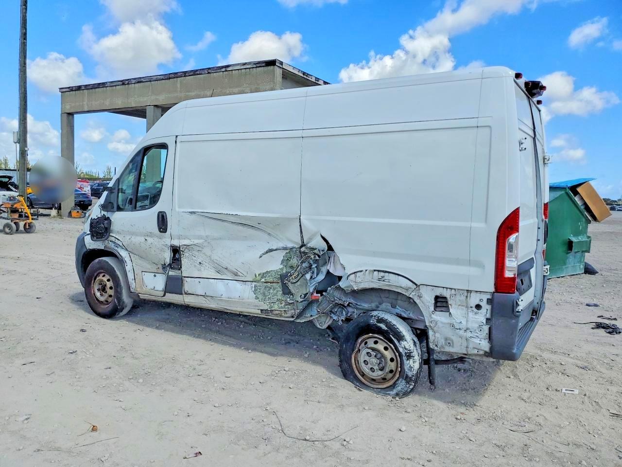 2018 Ram Promaster 2500 Delivery Van - Фото 2