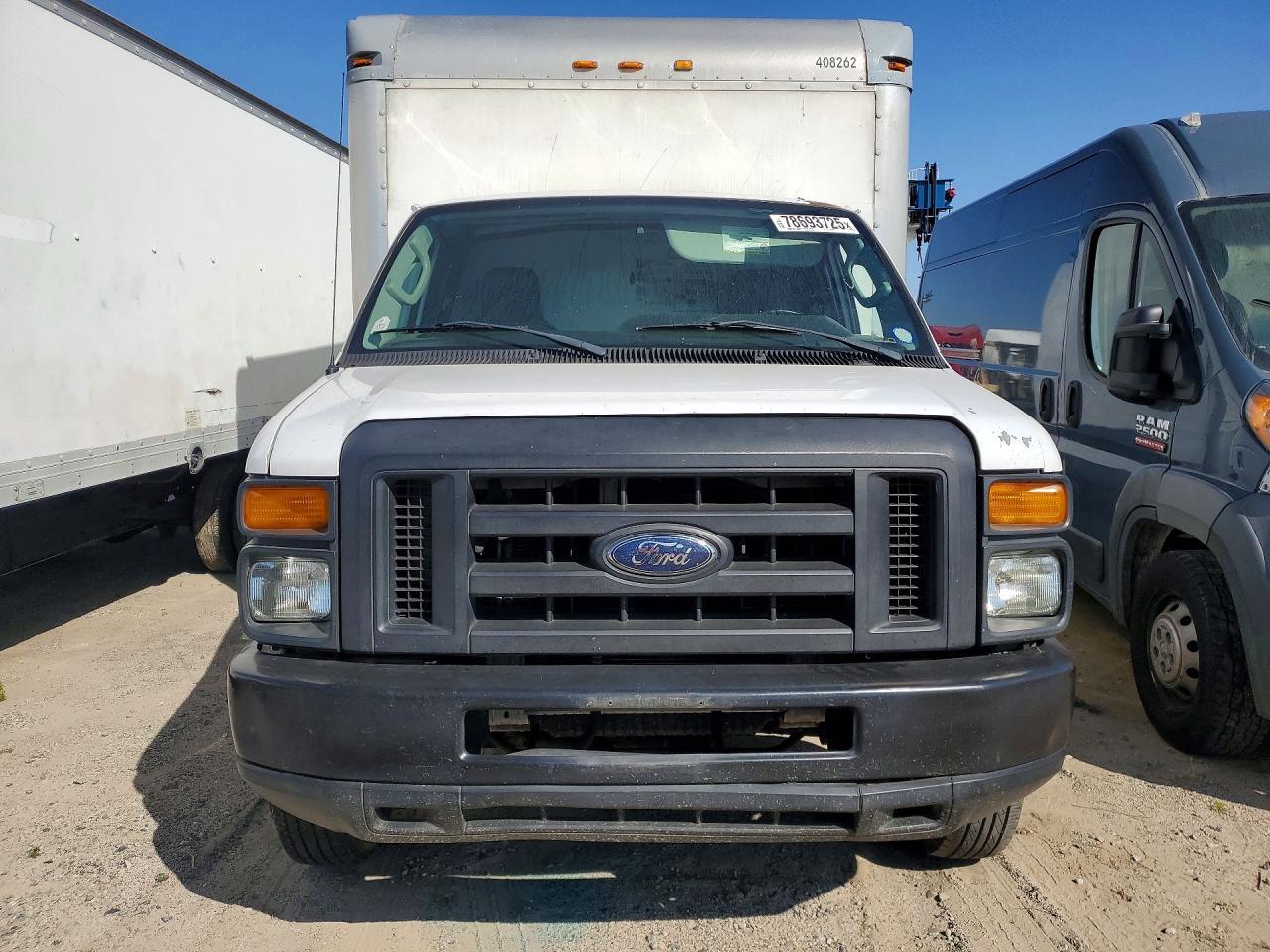2014 Ford E350 Box Truck - Фото 5