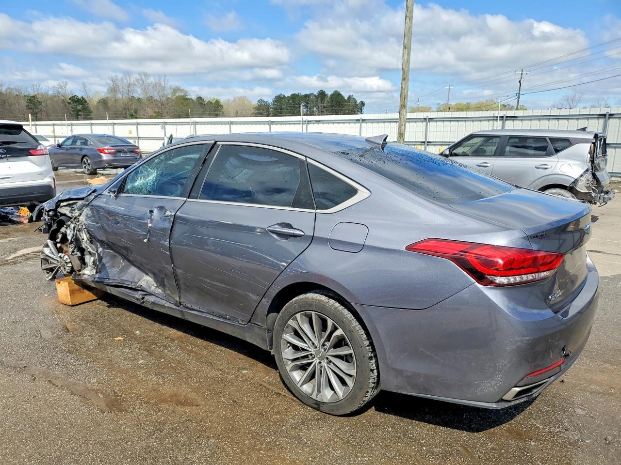 2016 Hyundai Genesis 3.8L - Фото 2
