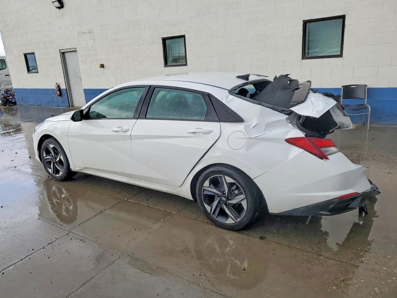 2023 Hyundai Elantra Sel - Фото 2