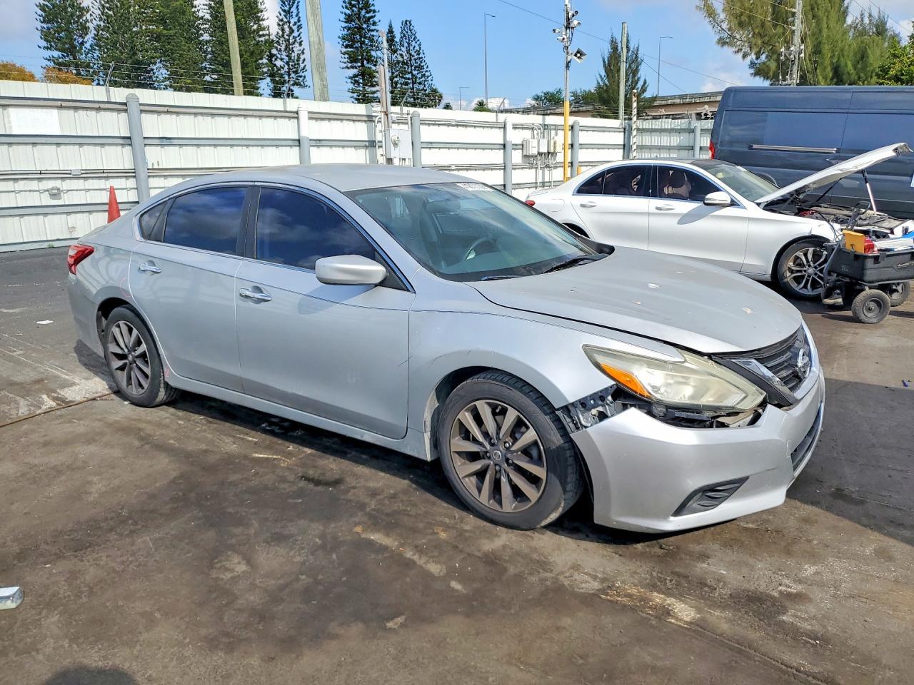 2017 Nissan Altima 2.5 Sv - Фото 4