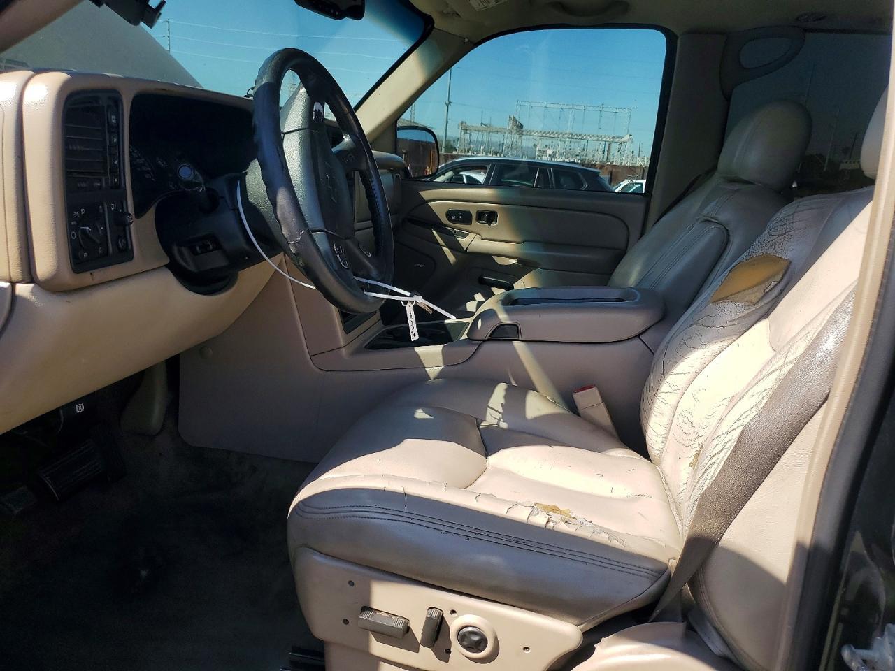 2005 Chevrolet Suburban K1500 - Image 7