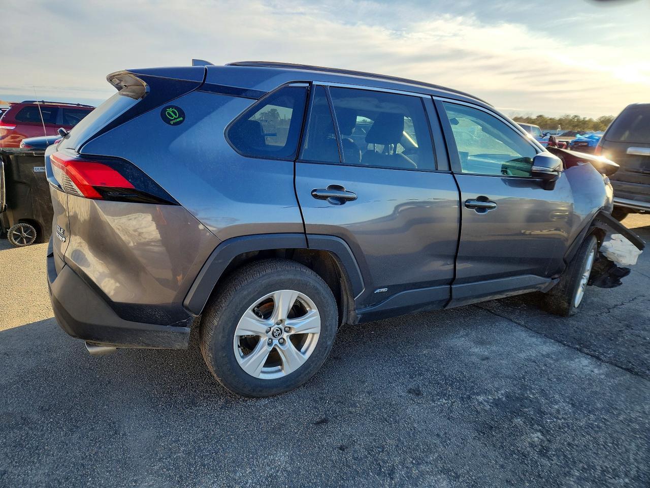 2021 Toyota Rav4 Hybrid Xle - Image 3