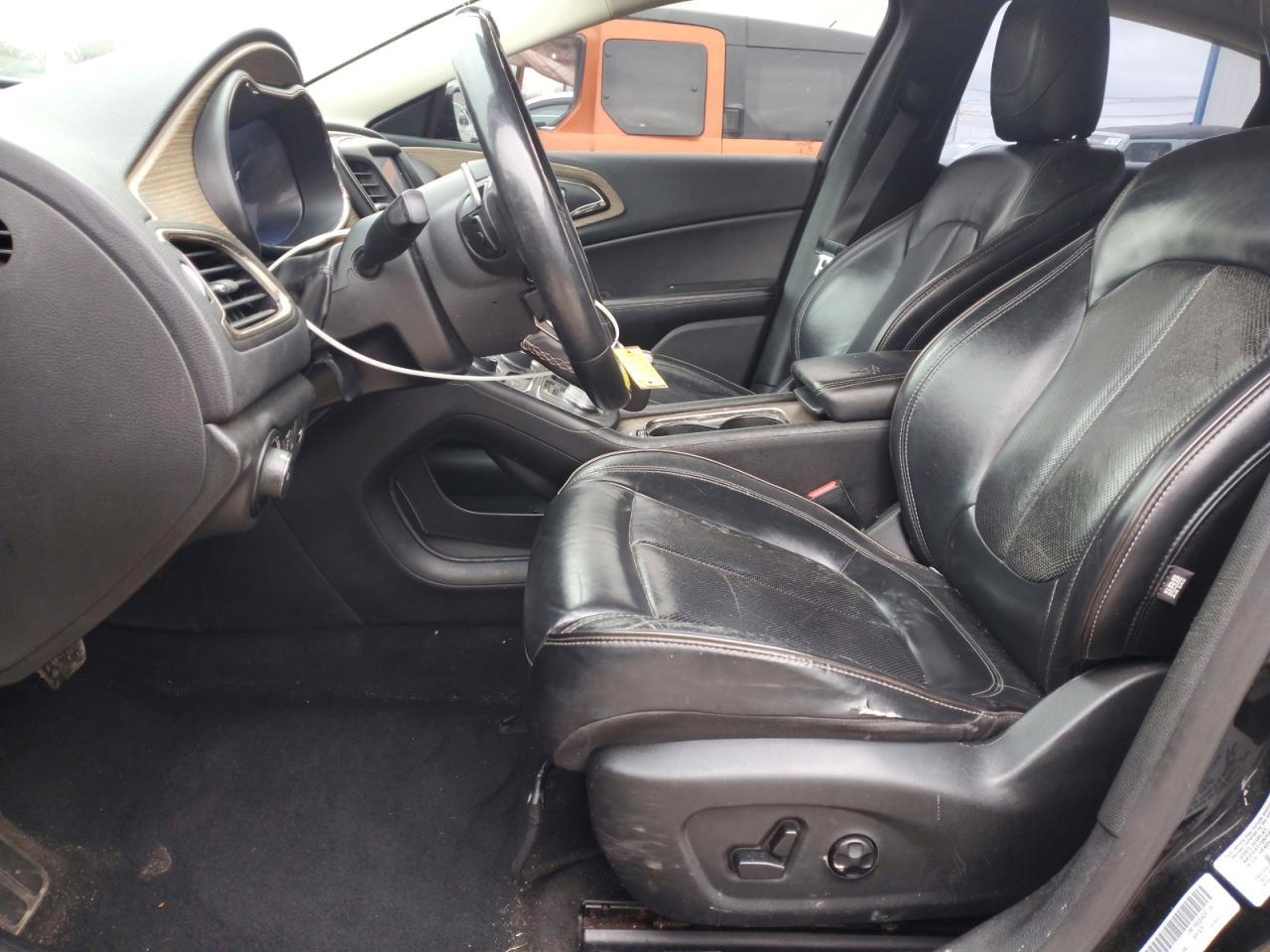 2015 Chrysler 200 C - Image 7