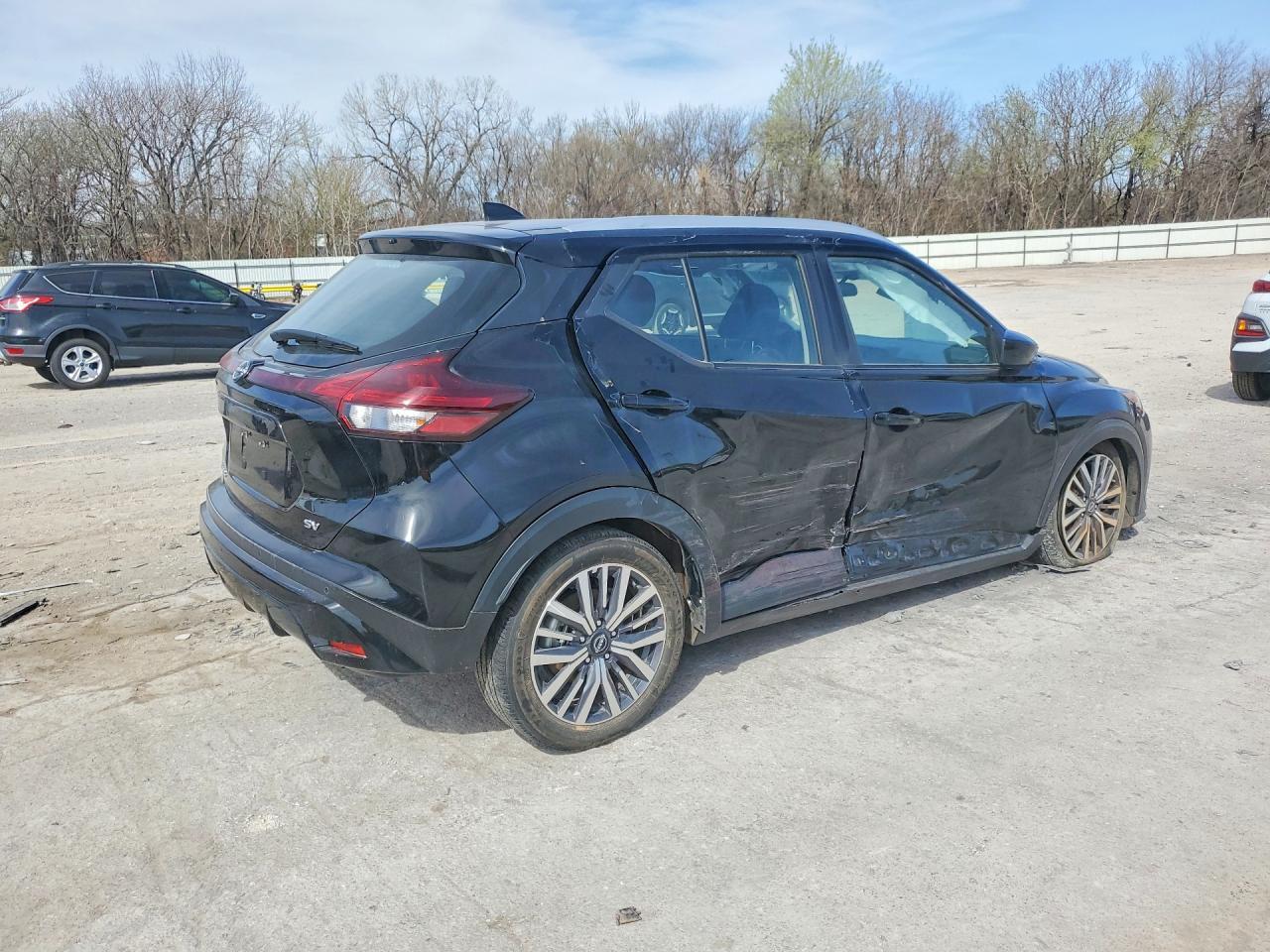 2024 Nissan Kicks Sv - Image 3