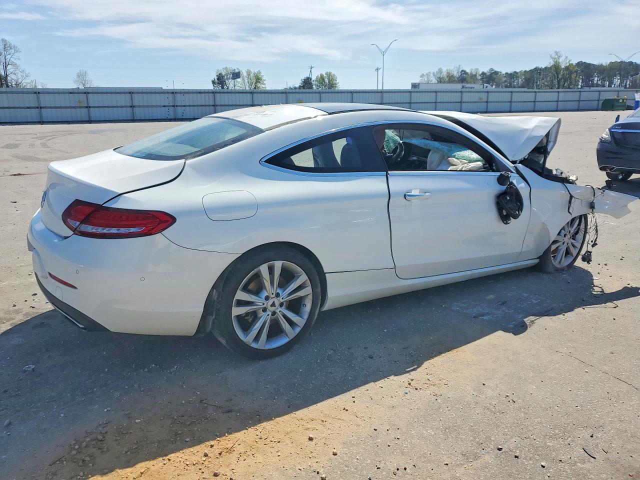 2017 Mercedes-Benz C 300 4Matic - Фото 3