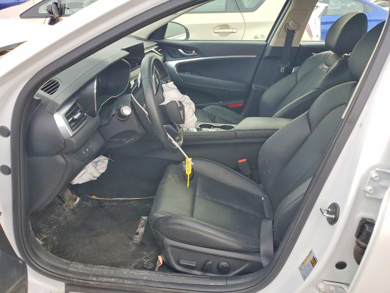 2025 Genesis G70 2.5T Standard - Image 7