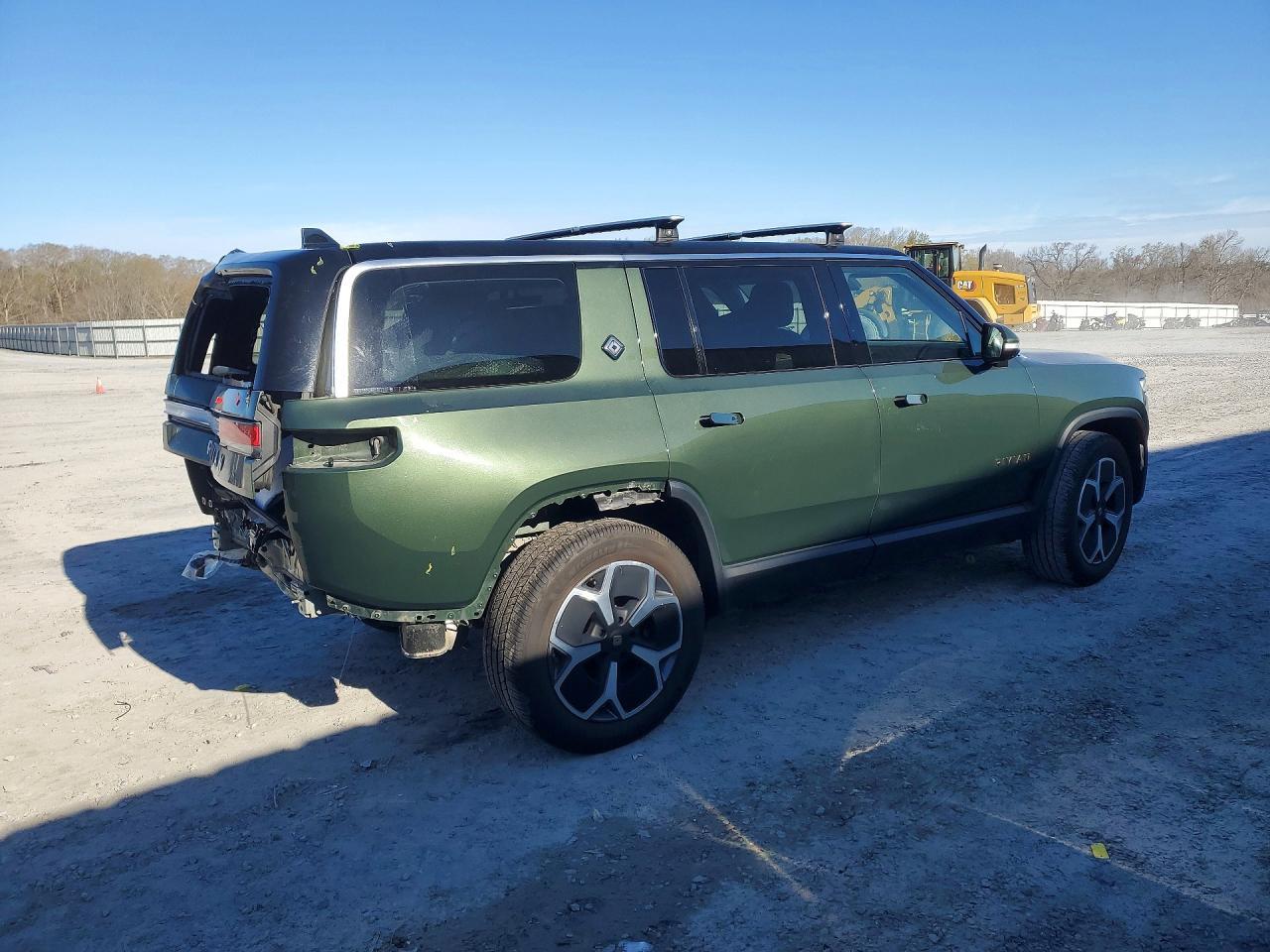 2024 Rivian R1S Adventure - Image 3
