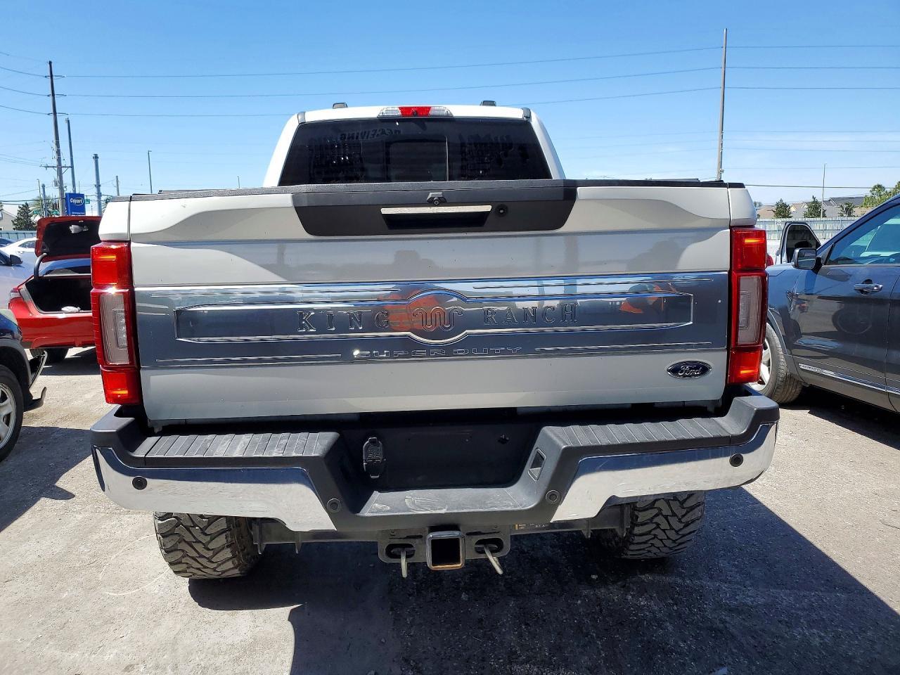 2022 Ford F350 Super Duty - Image 6