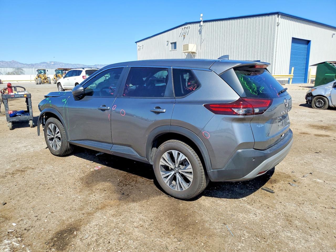 2023 Nissan Rogue Sv - Image 2