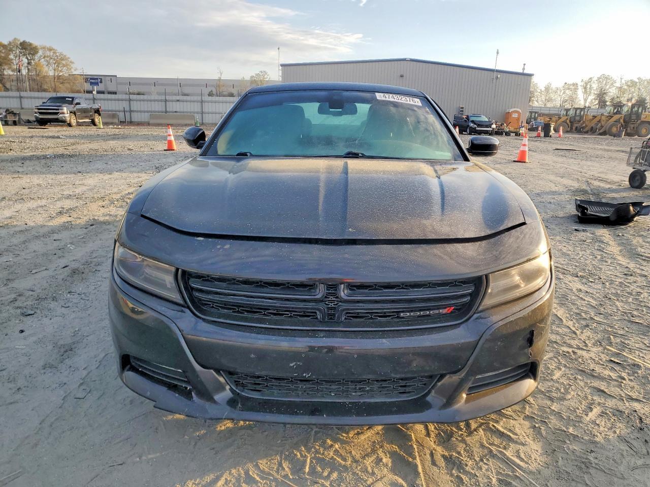 2017 Dodge Charger R - Image 5