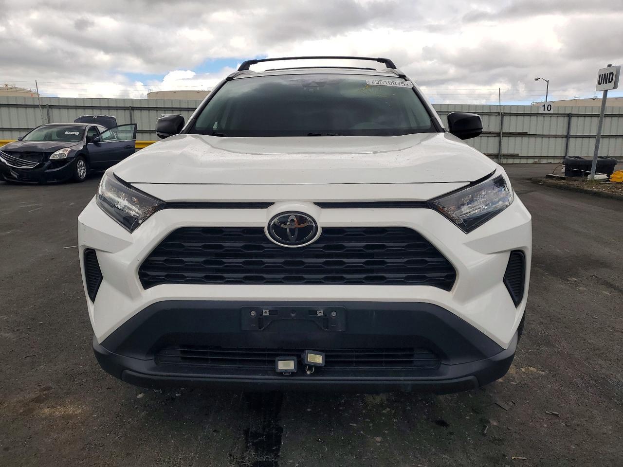 2021 Toyota Rav4 Le - Image 5