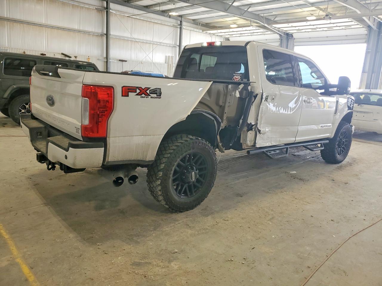 2019 Ford F250 Super Duty - Фото 3
