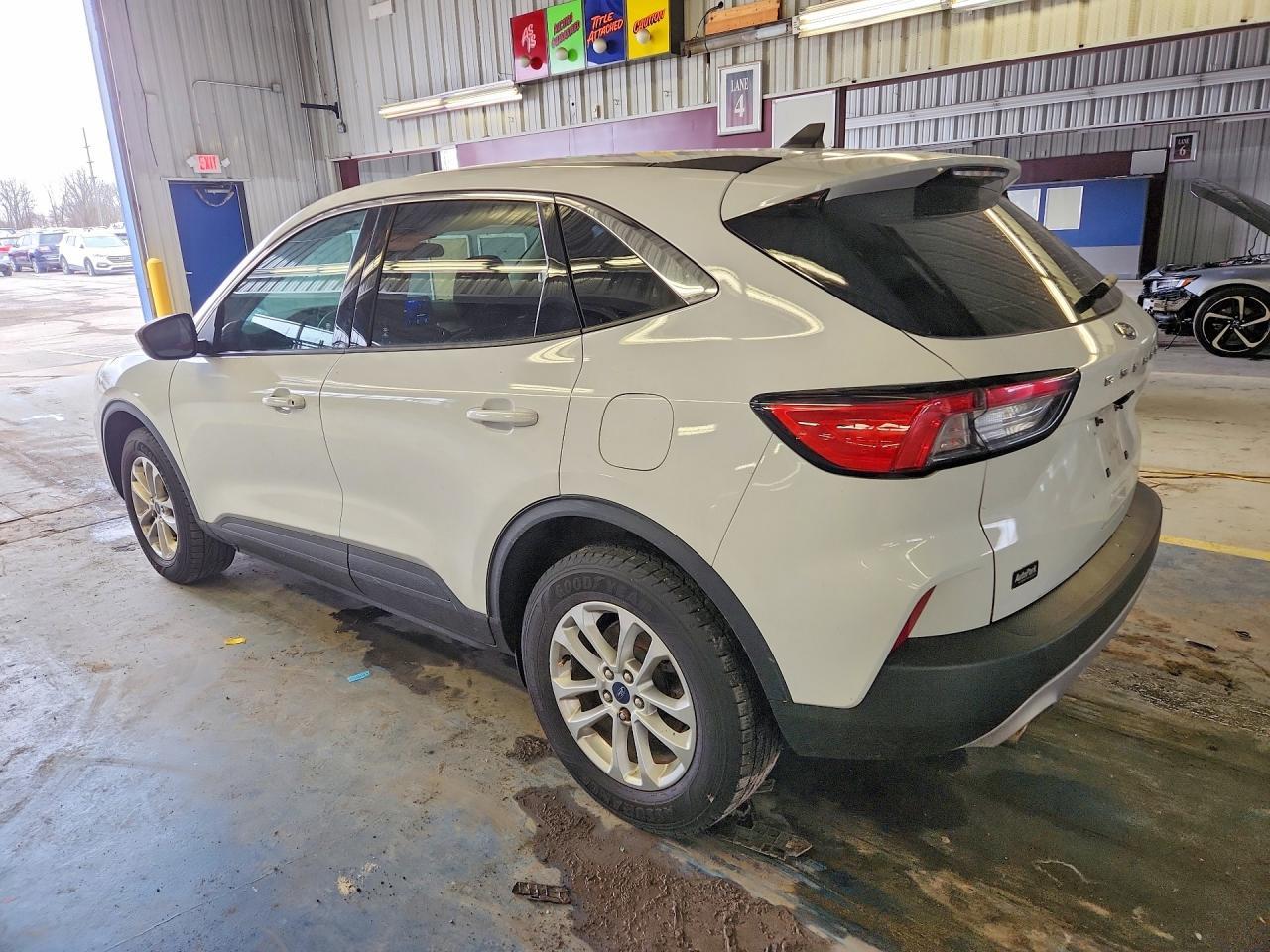 2021 Ford Escape Se - Фото 2