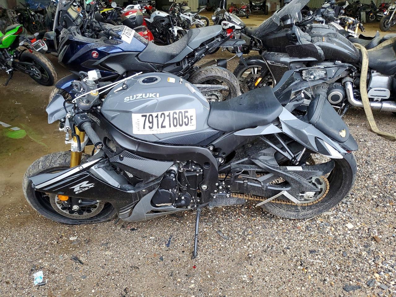 2025 Suzuki Gsx-R750 - Фото 3