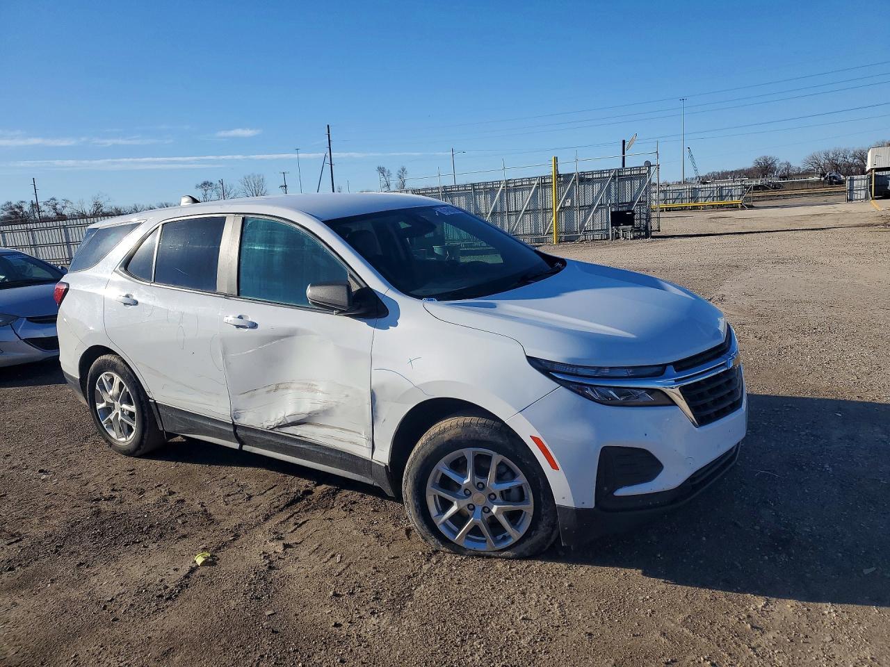 2022 Chevrolet Equinox Ls - Фото 4