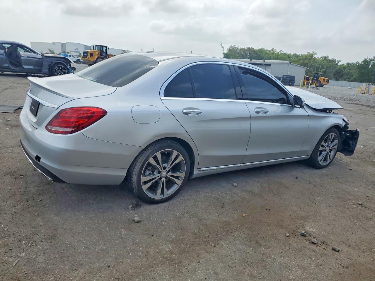 2016 Mercedes-Benz C 300 - Image 3