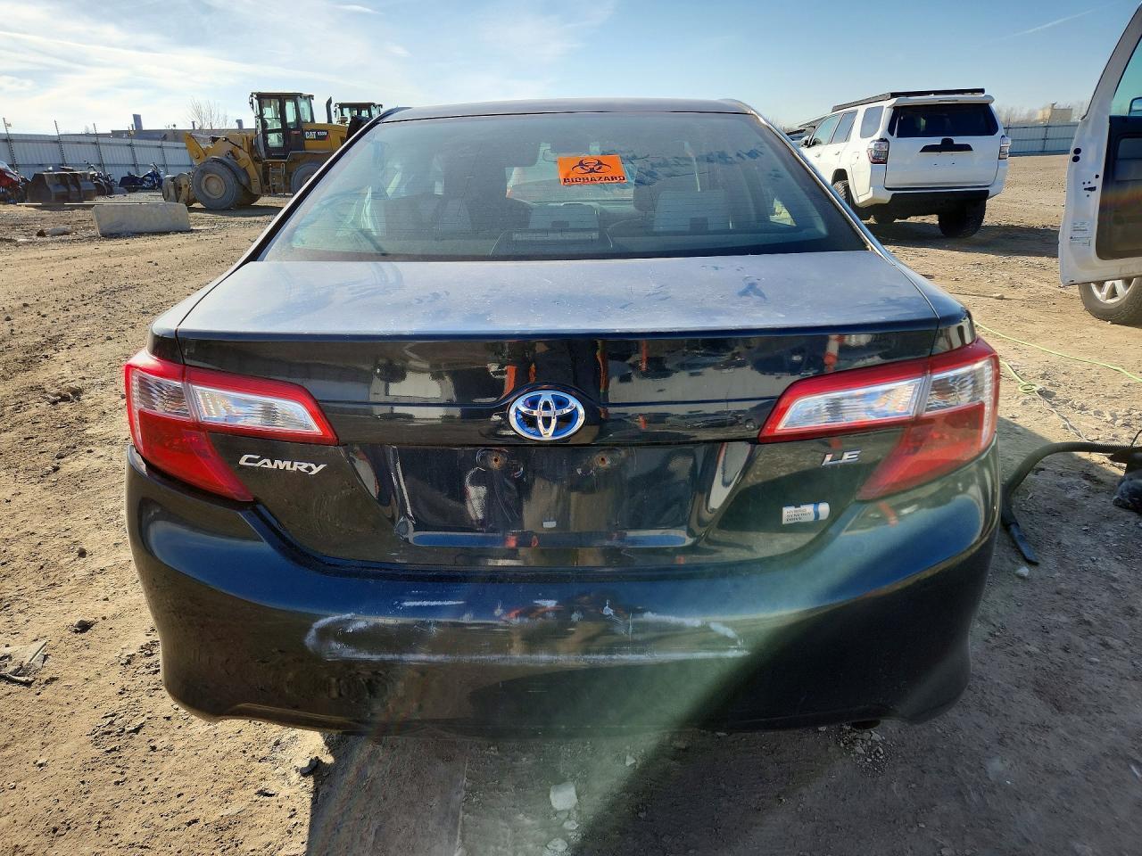 2013 Toyota Camry Hybrid Le - Image 6