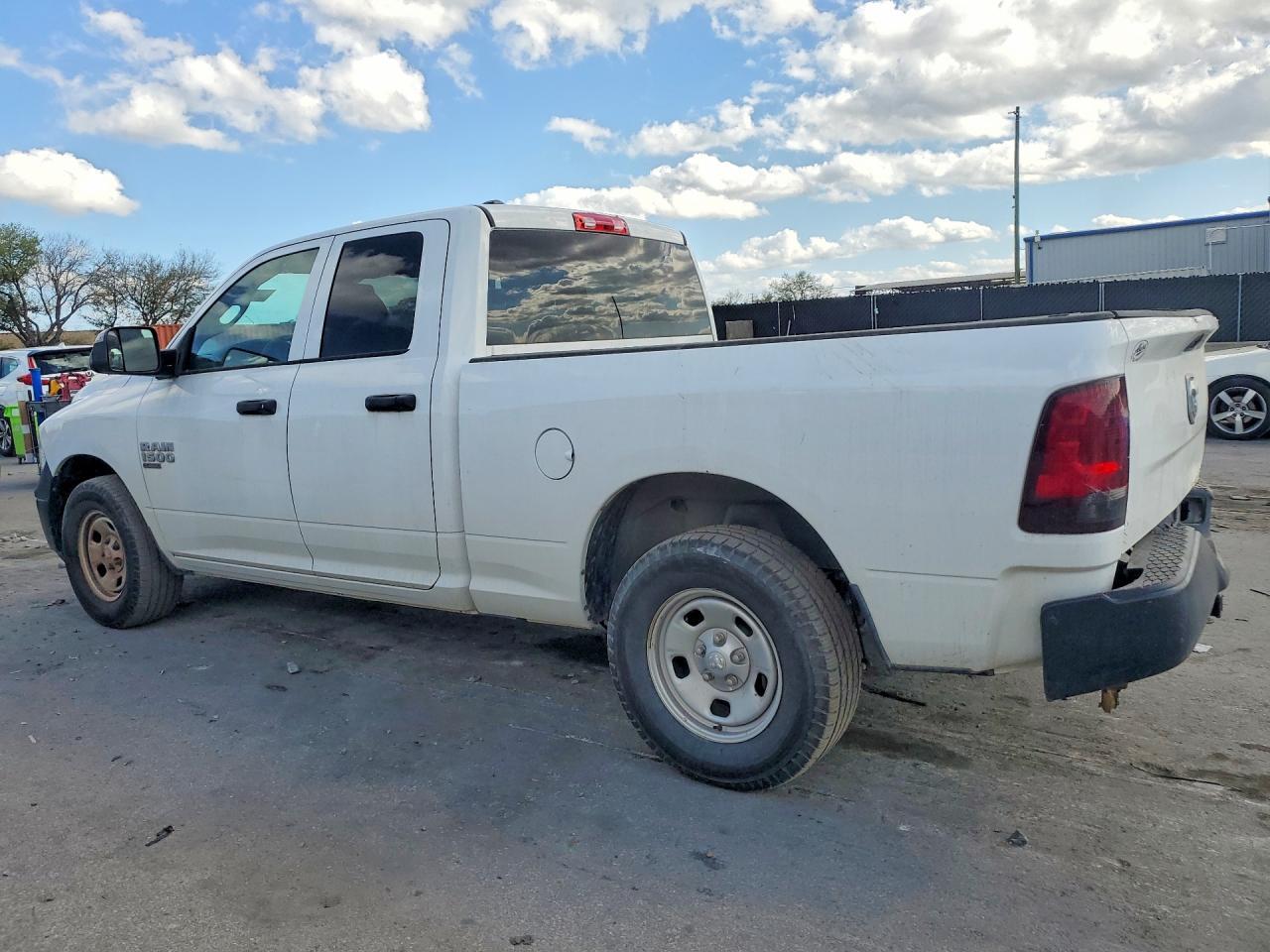 2022 Ram 1500 Classic Tradesman - Фото 2