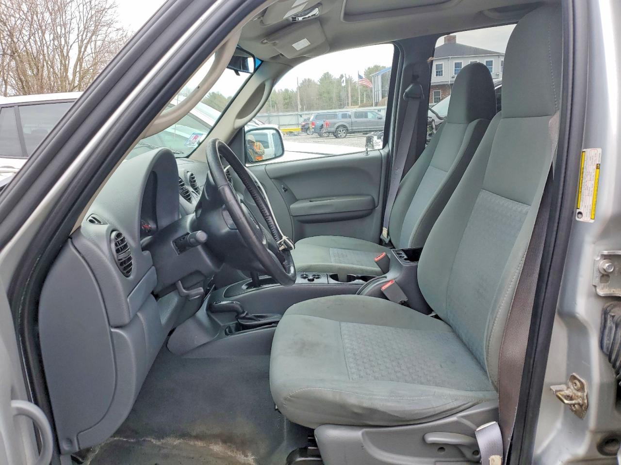 2005 Jeep Liberty Sport - Фото 7