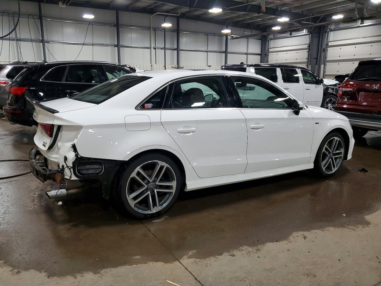 2017 Audi A3 Premium Plus - Фото 3