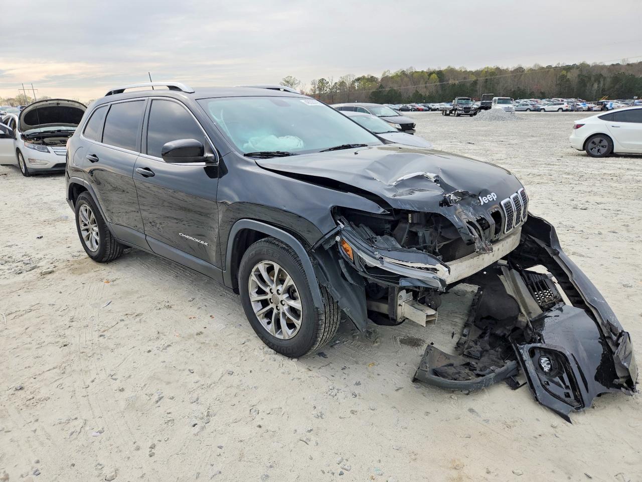 2019 Jeep Cherokee Latitude Plus - Image 4