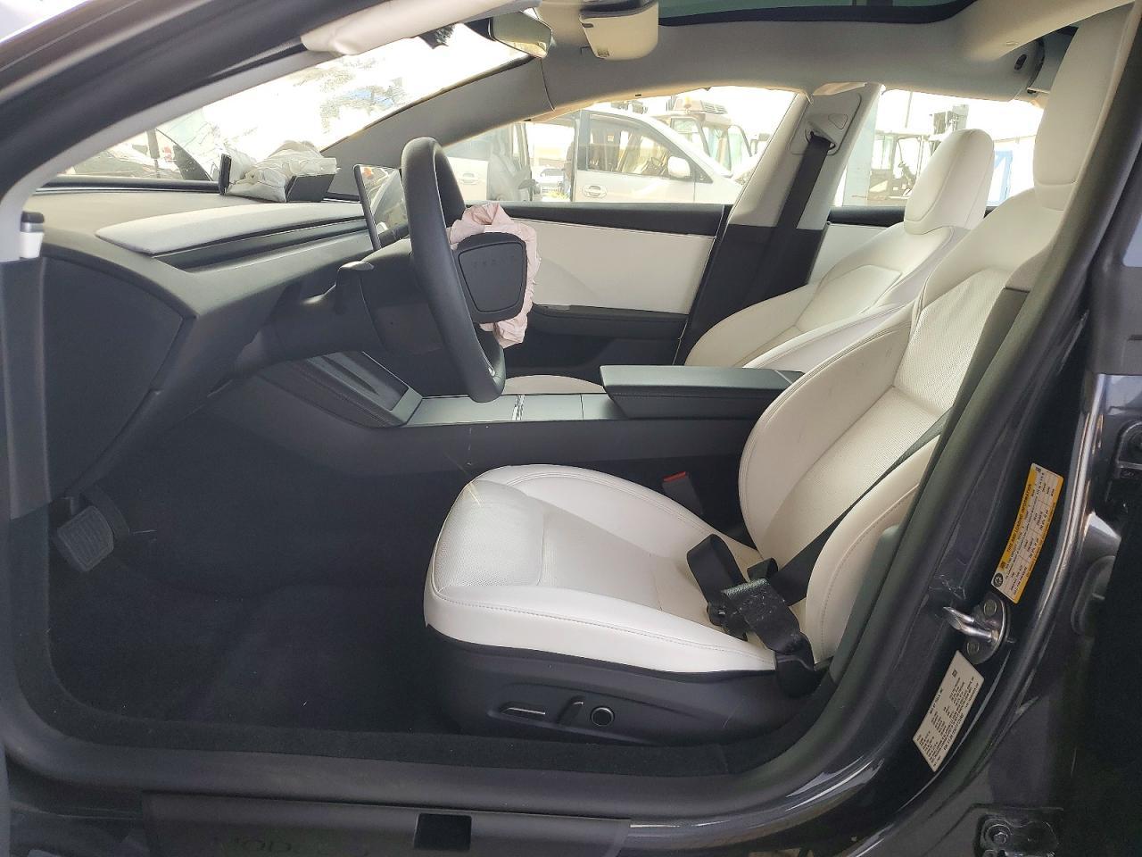 2026 Tesla Model 3 - Фото 7