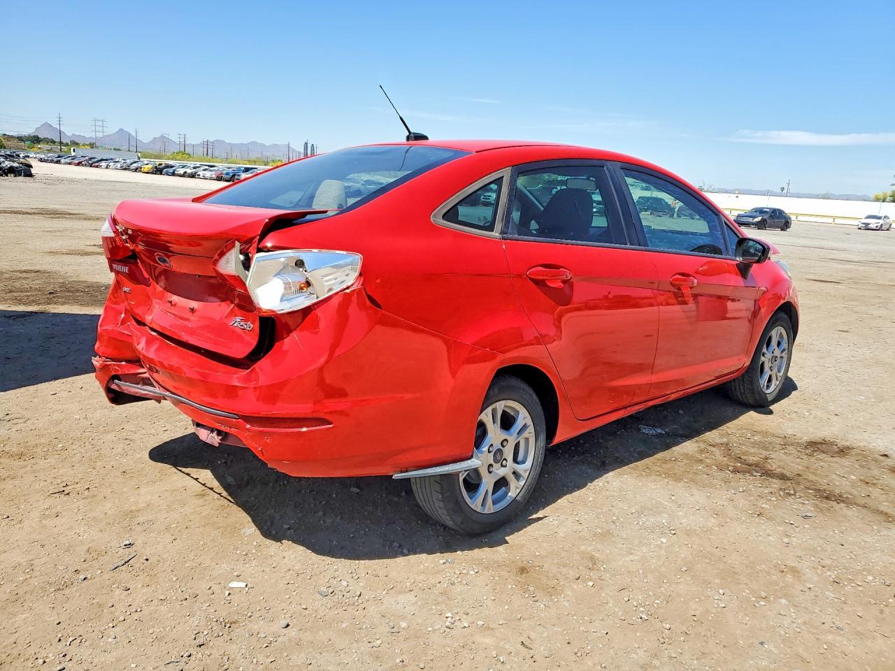 2014 Ford Fiesta Se - Фото 3