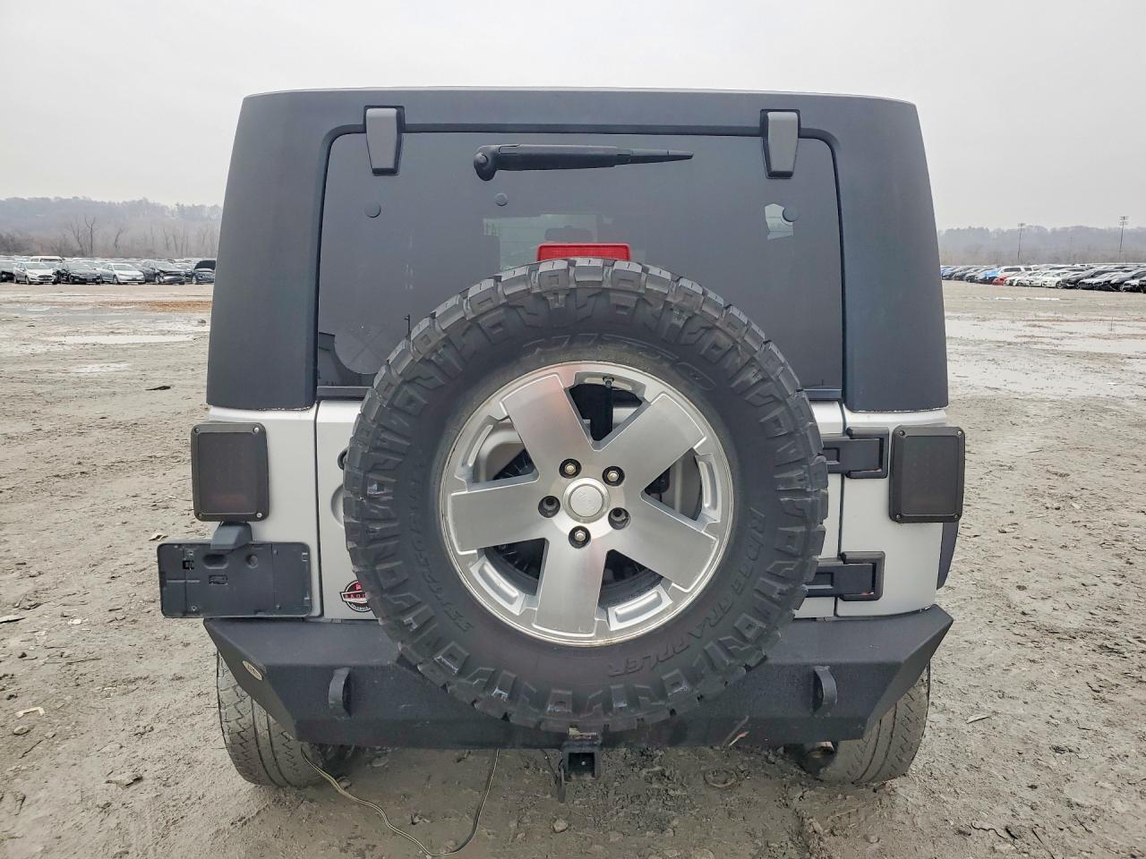 2010 Jeep Wrangler Unlimited Sahara - Фото 6