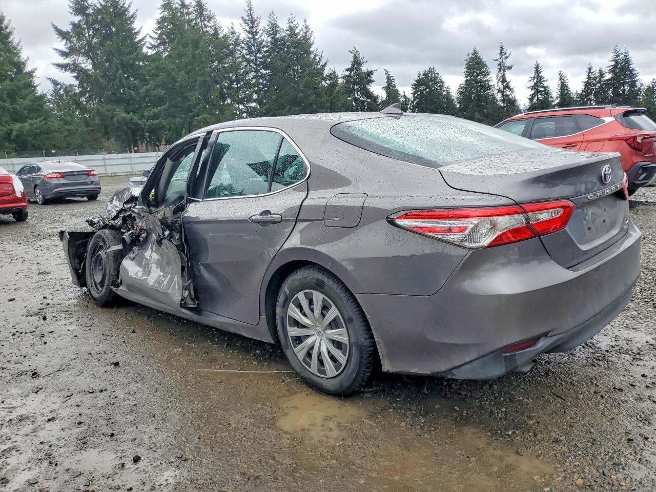 2020 Toyota Camry Hybrid Le - Image 2