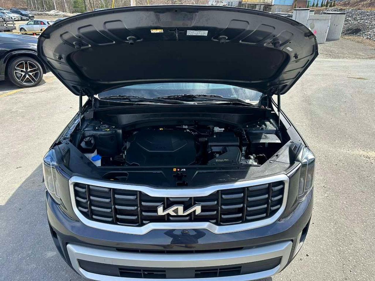 2025 Kia Telluride S - Image 5