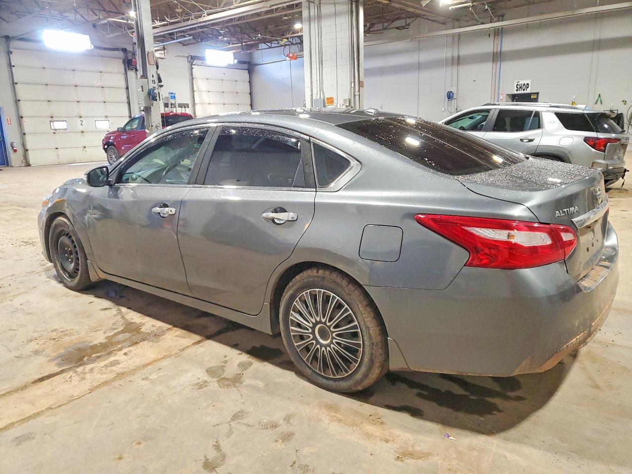 2017 Nissan Altima 2.5 - Фото 2