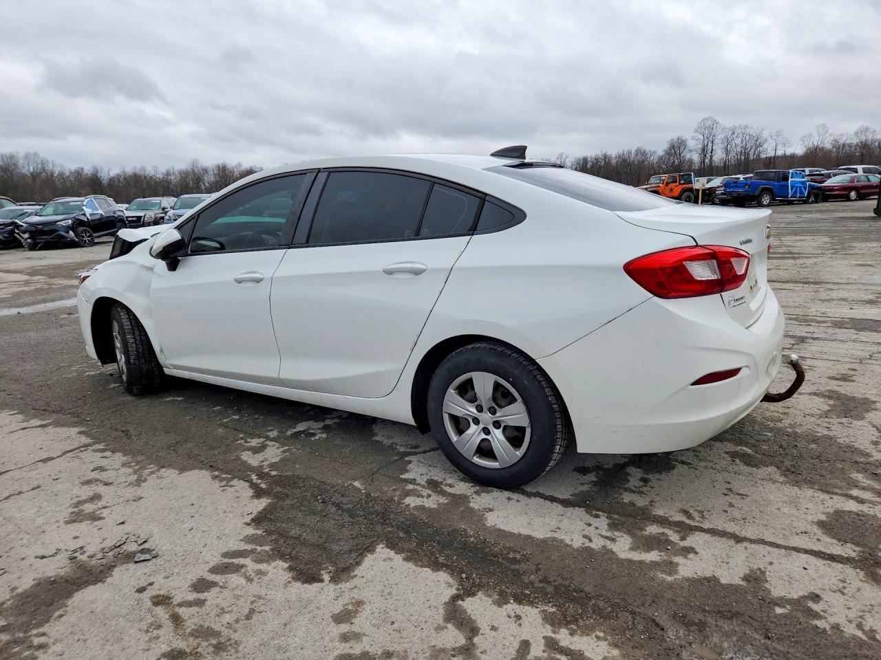 2016 Chevrolet Cruze Ls - Image 2