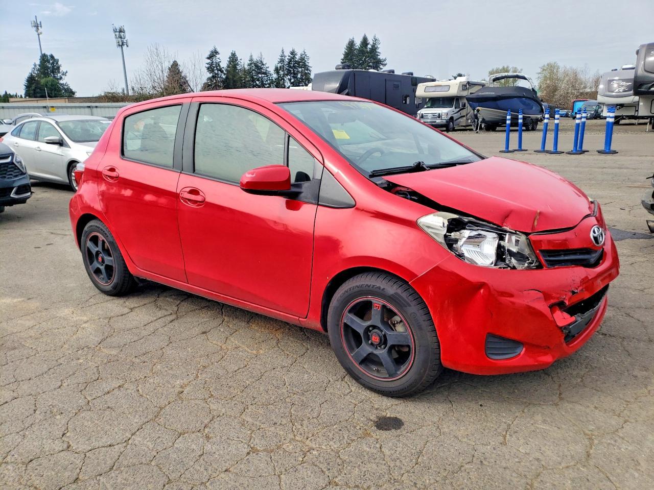 2012 Toyota Yaris 5-Door L - Фото 4