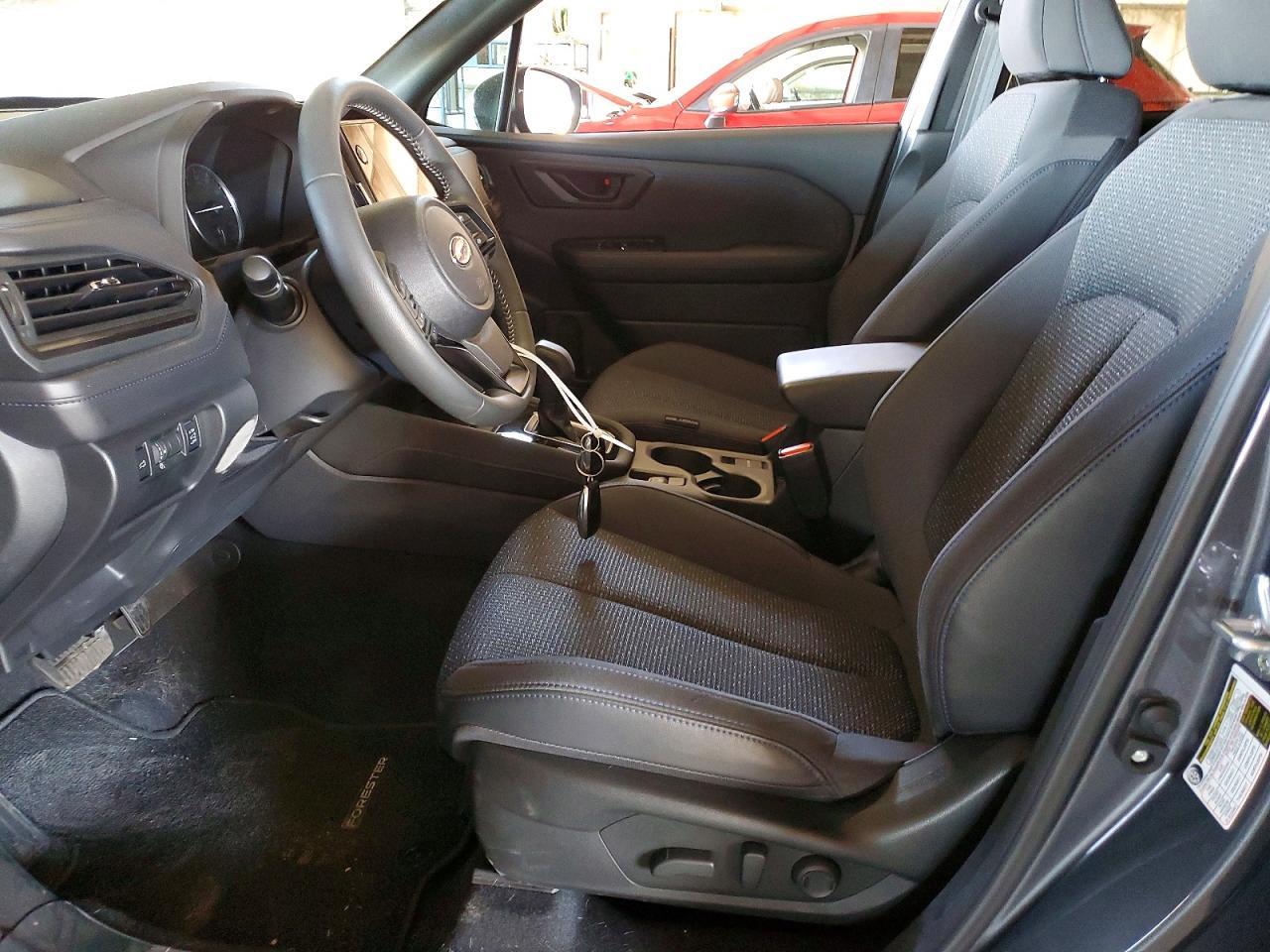 2025 Subaru Forester Premium - Фото 7