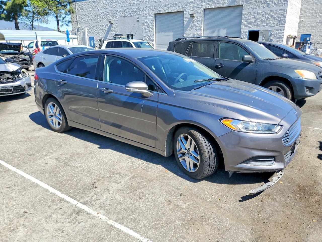 2013 Ford Fusion Se - Фото 4