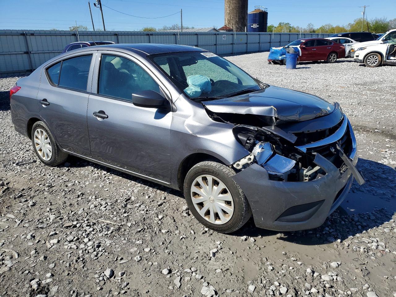 2019 Nissan Versa S - Фото 4