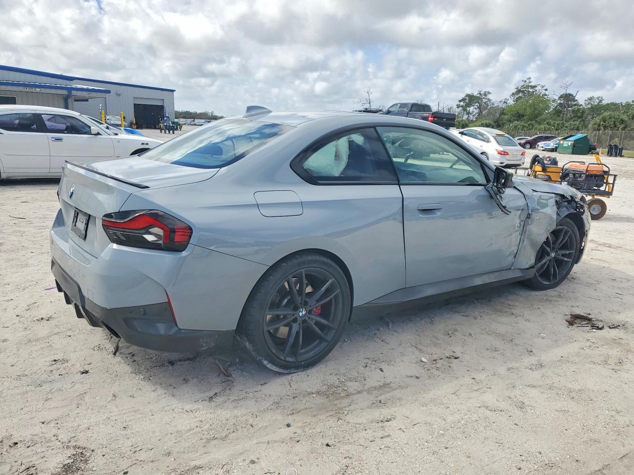 2022 BMW 230I - Фото 3
