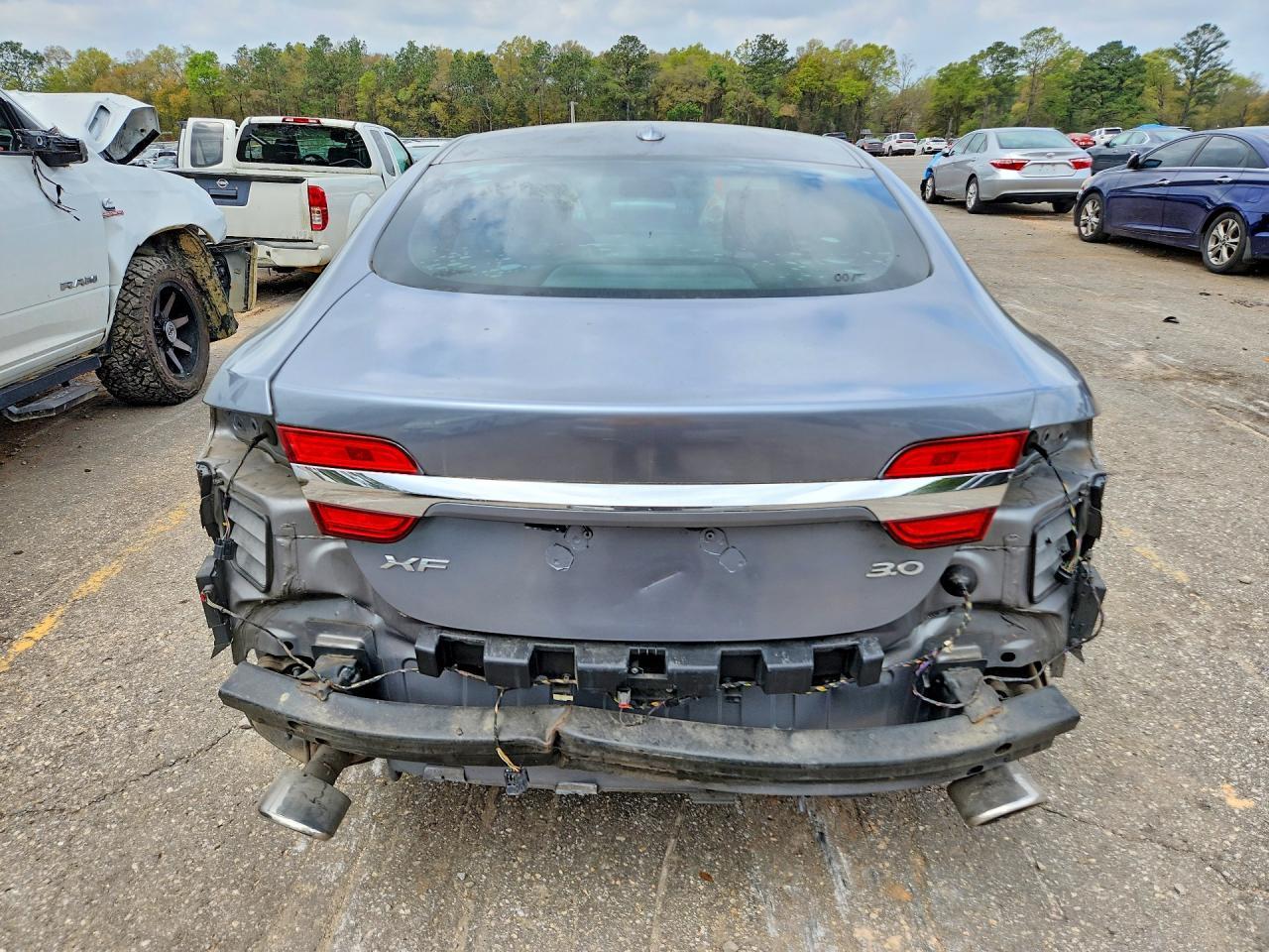 2012 Jaguar Xf Portfolio - Image 6