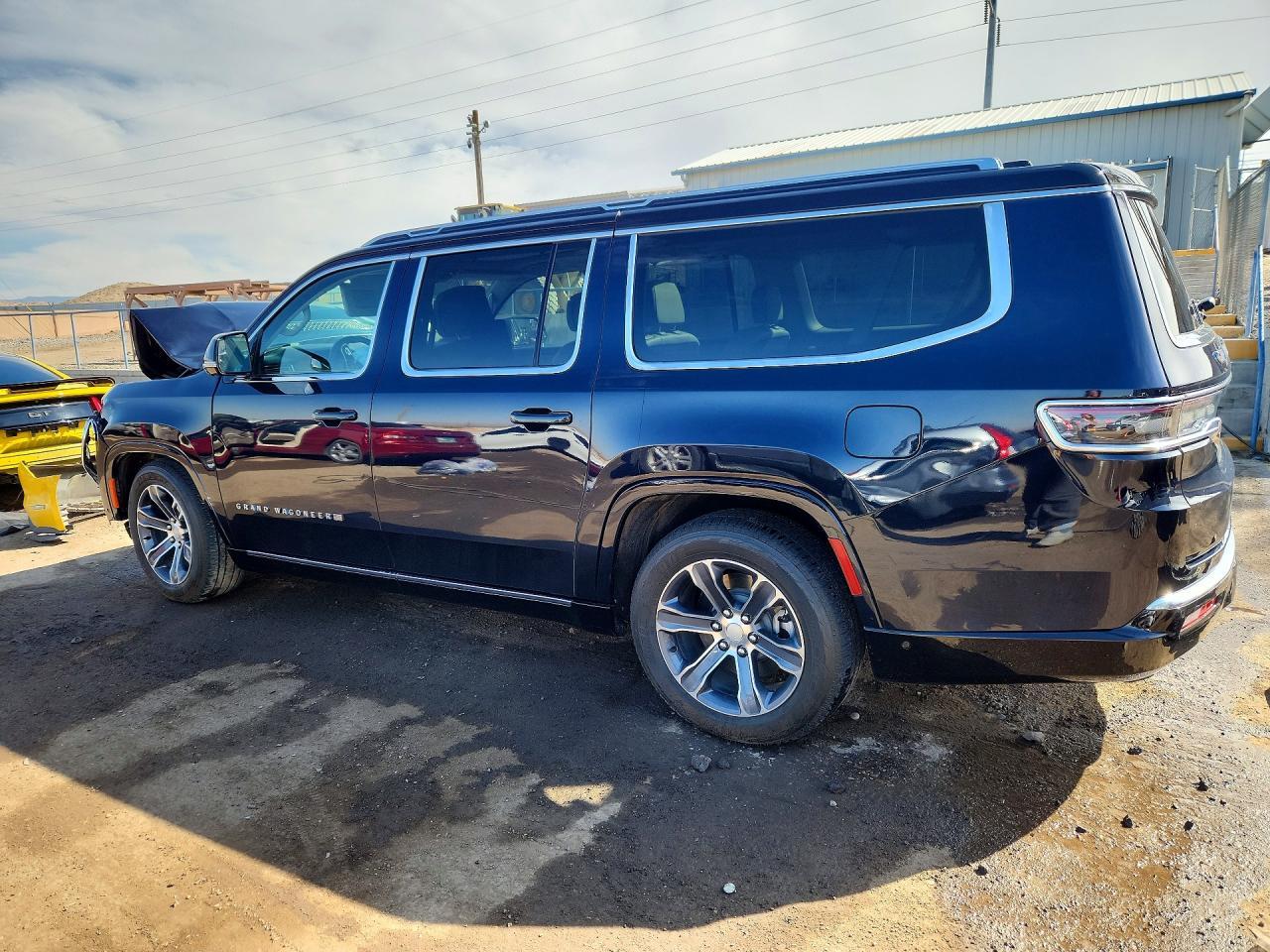 2024 Jeep Grand Wagoneer L Series I - Фото 2