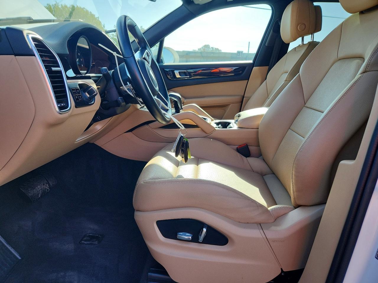 2021 Porsche Cayenne - Image 7