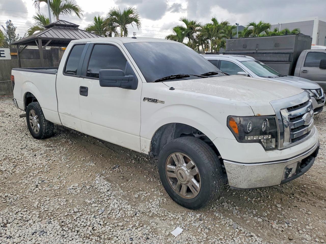 2010 Ford F150 Super Cab - Фото 4