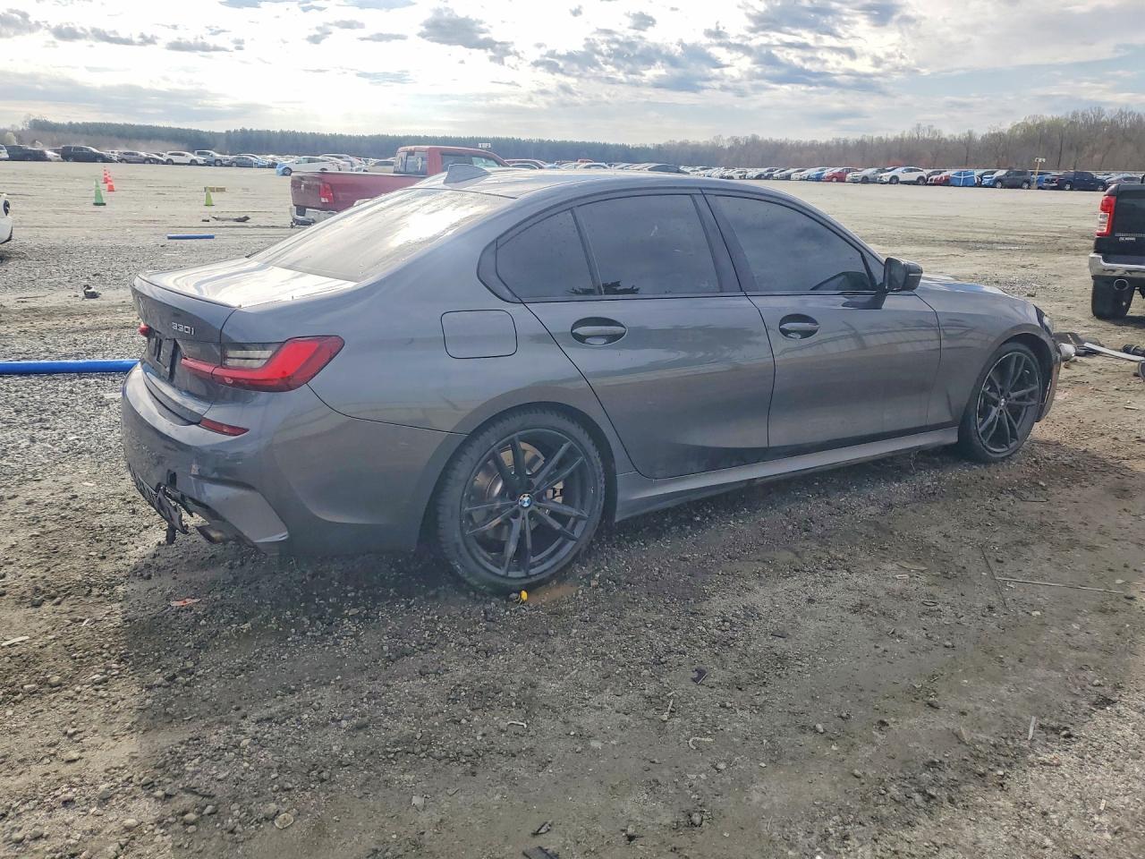 2022 BMW 330I - Фото 3