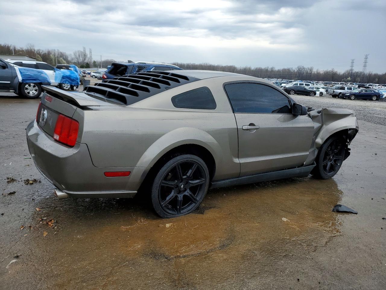 2005 Ford Mustang - Фото 3
