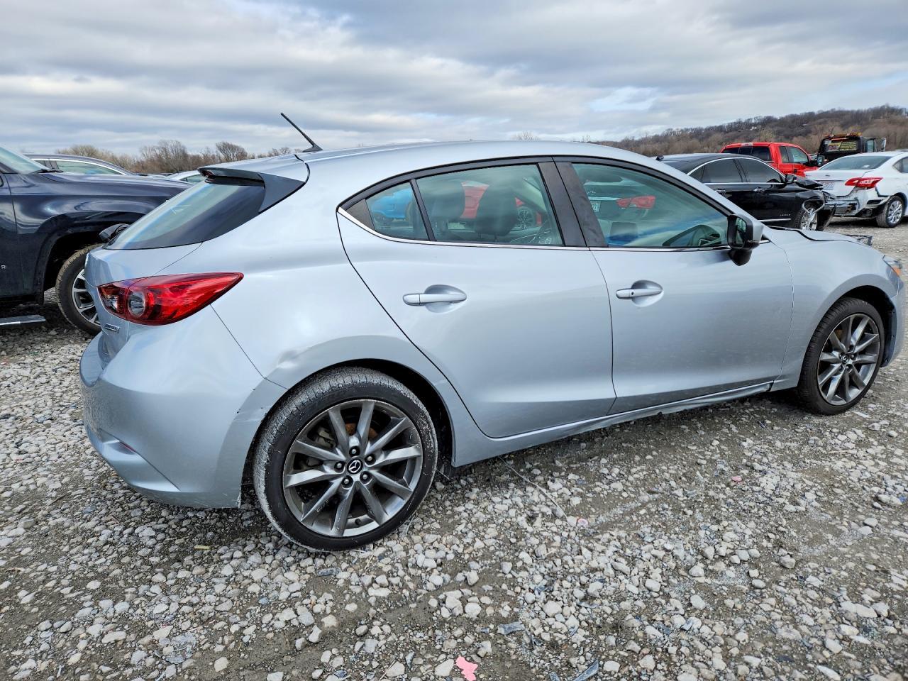 2018 Mazda 3 Touring - Фото 3