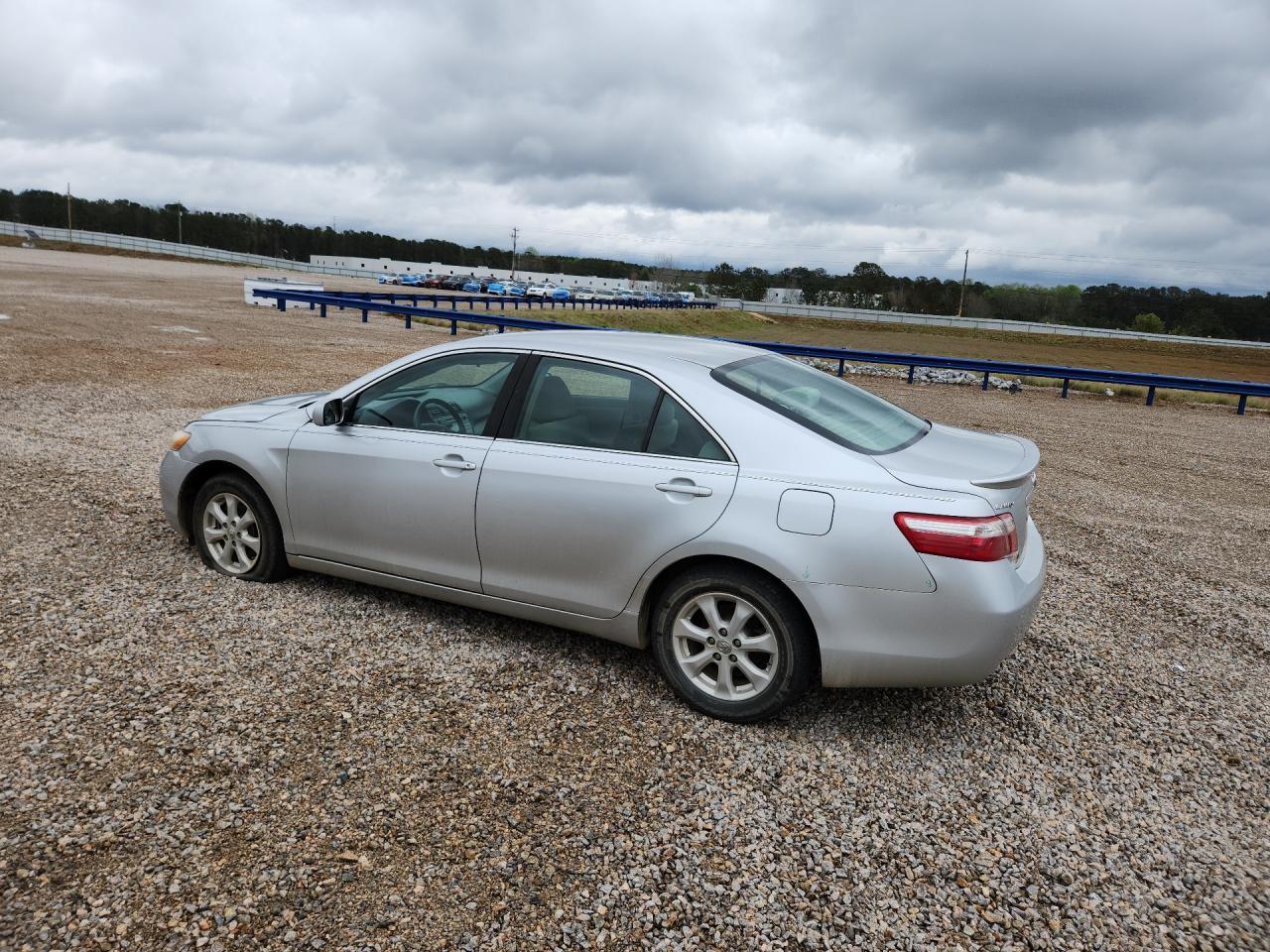 2009 Toyota Camry Le - Image 2