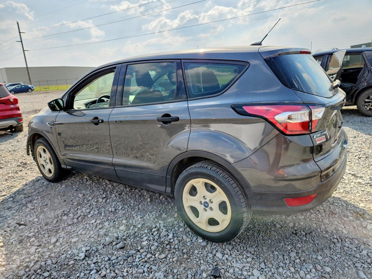 2018 Ford Escape S - Фото 2