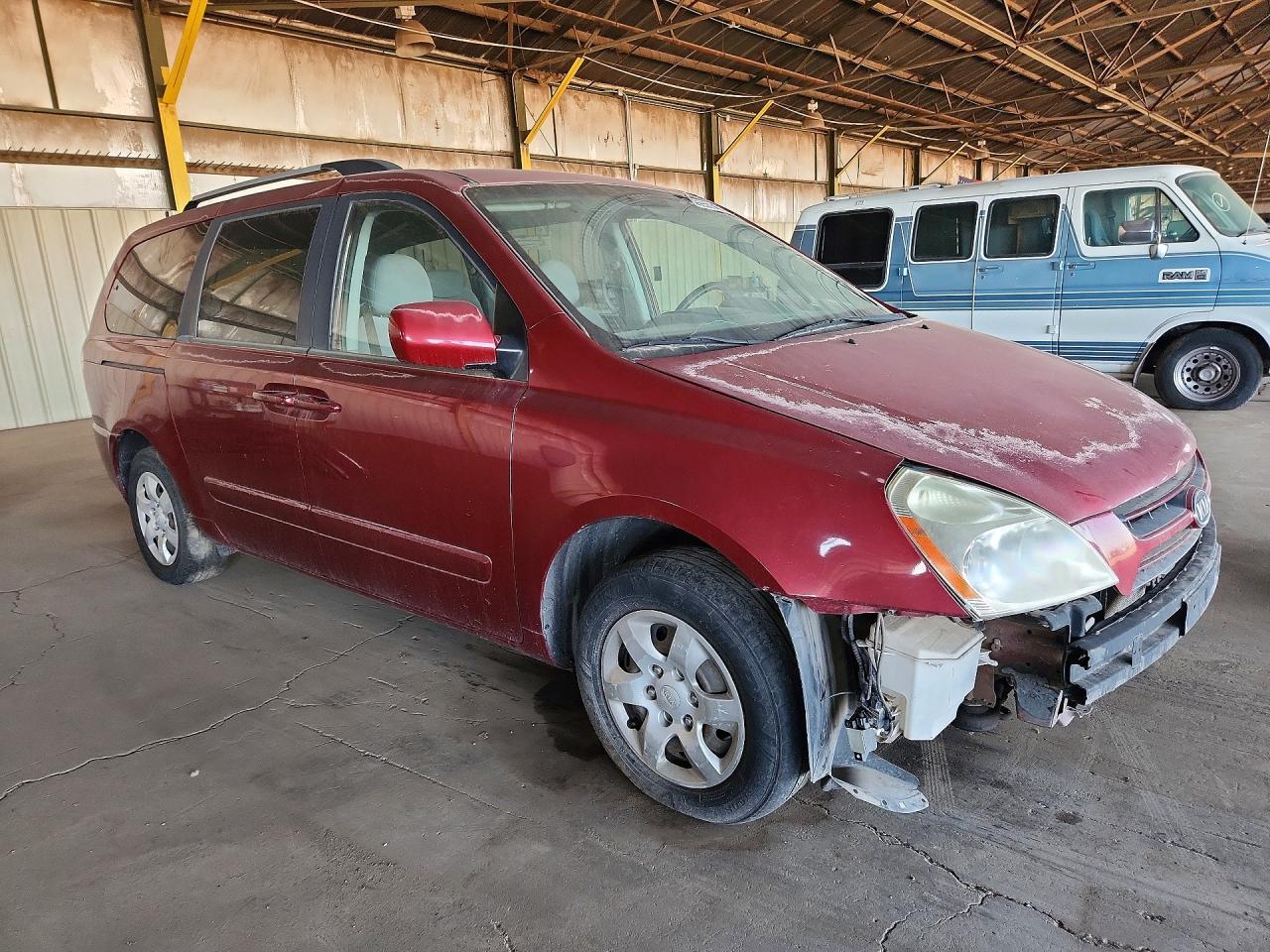 2010 Kia Sedona Base - Фото 4